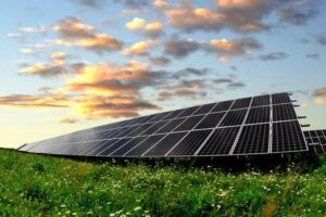 Odkryj Tajemnice Energii Słonecznej: Jak Działa Solar i Co Musisz Wiedzieć o Kolektorach
