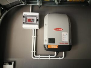 Ile naprawdę kosztuje falownik do fotowoltaiki? Sprawdź aktualne ceny na rynku!